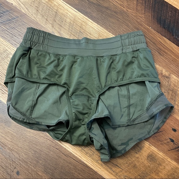 Lululemon Hotty Hot Shorts - Savasana Fatigue Camo - Picture 12 of 14